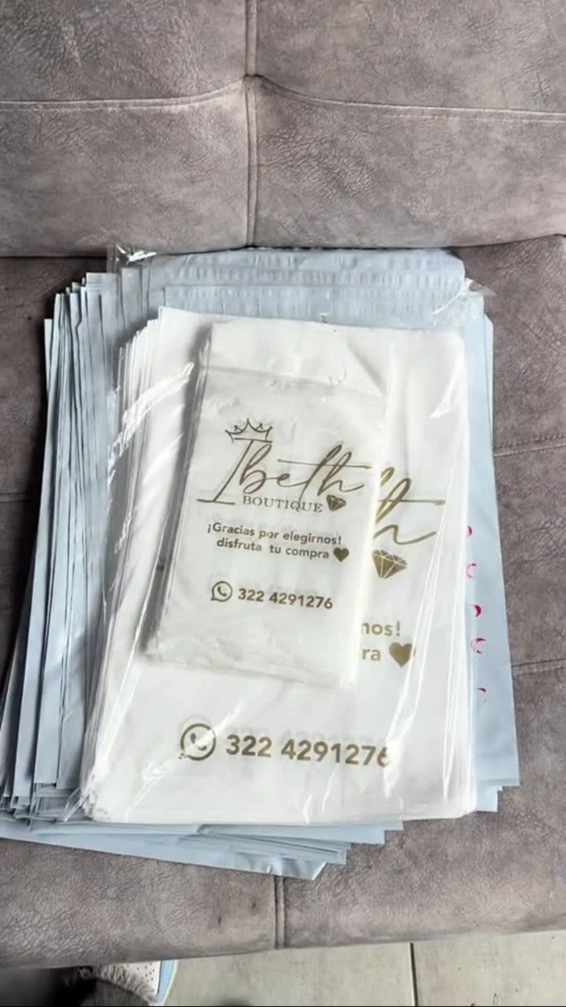 Bolsas impresas en dorado para boutique